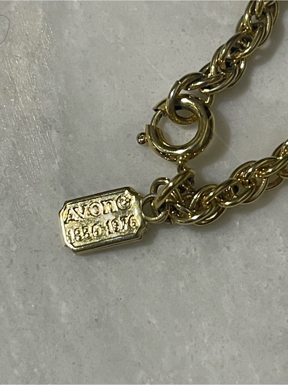 Avon Gold-Tone Bicentennial Medallion Necklace - Picture 9 of 9